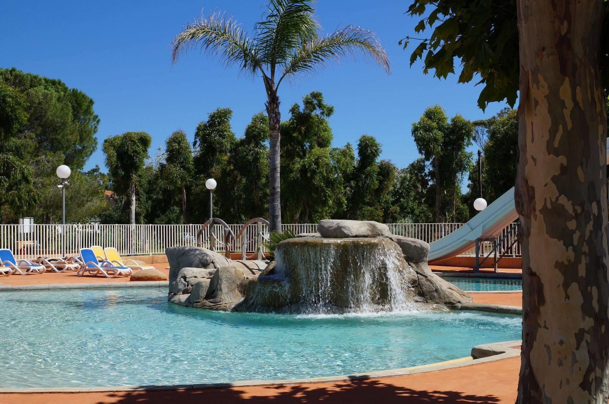 Camping International Калви Екстериор снимка